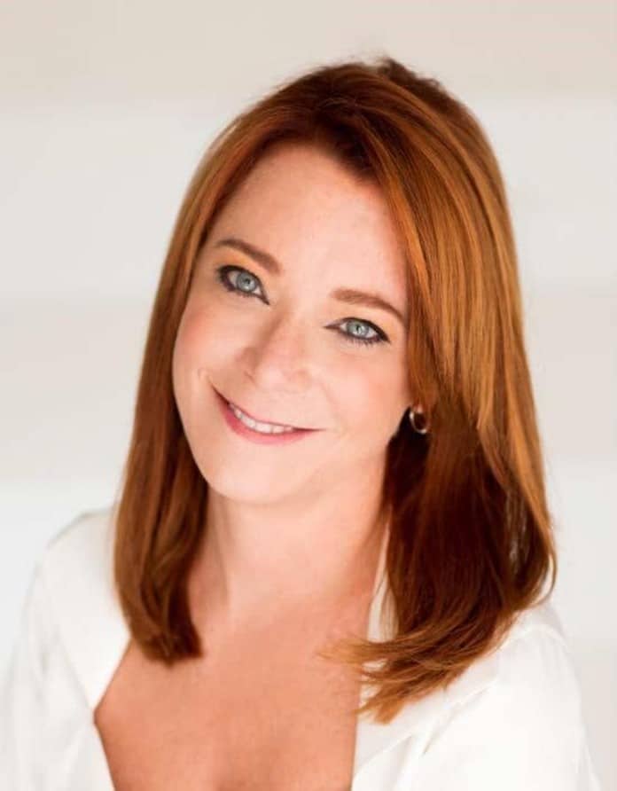 Leslie McKay professional headshot